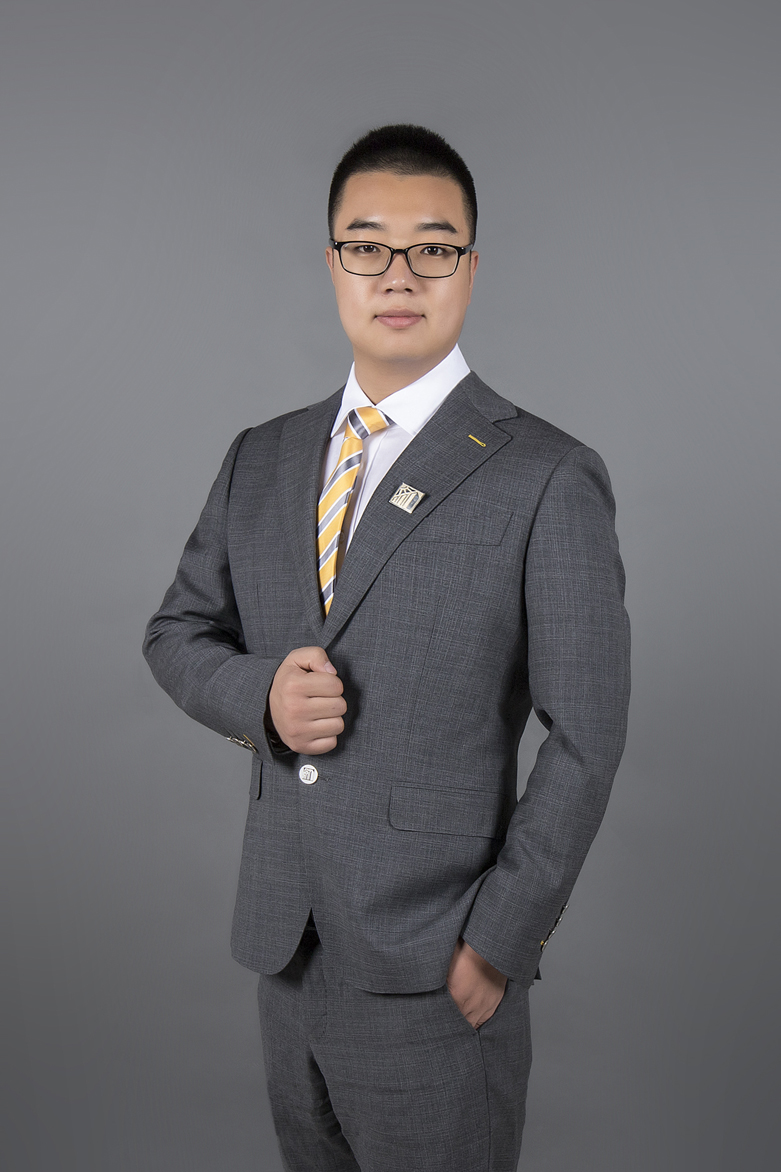 營(yíng)銷(xiāo)總監尤亮飛